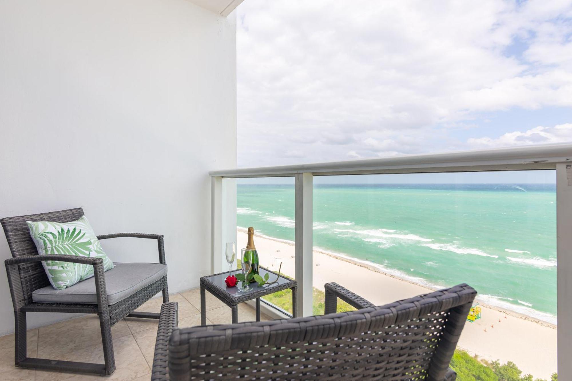 Girasole Rentals Suites Miami Beach Eksteriør billede