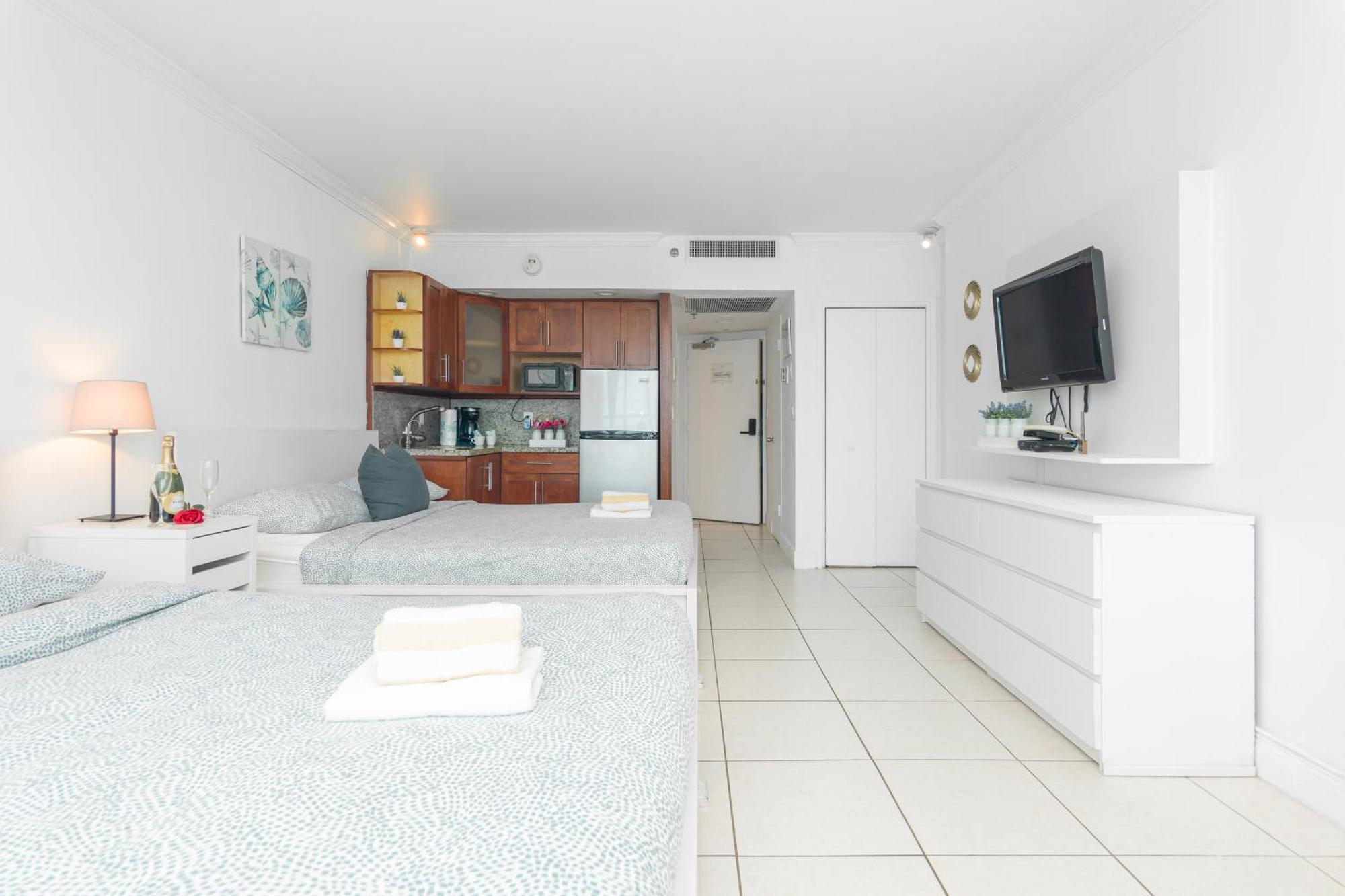 Girasole Rentals Suites Miami Beach Eksteriør billede